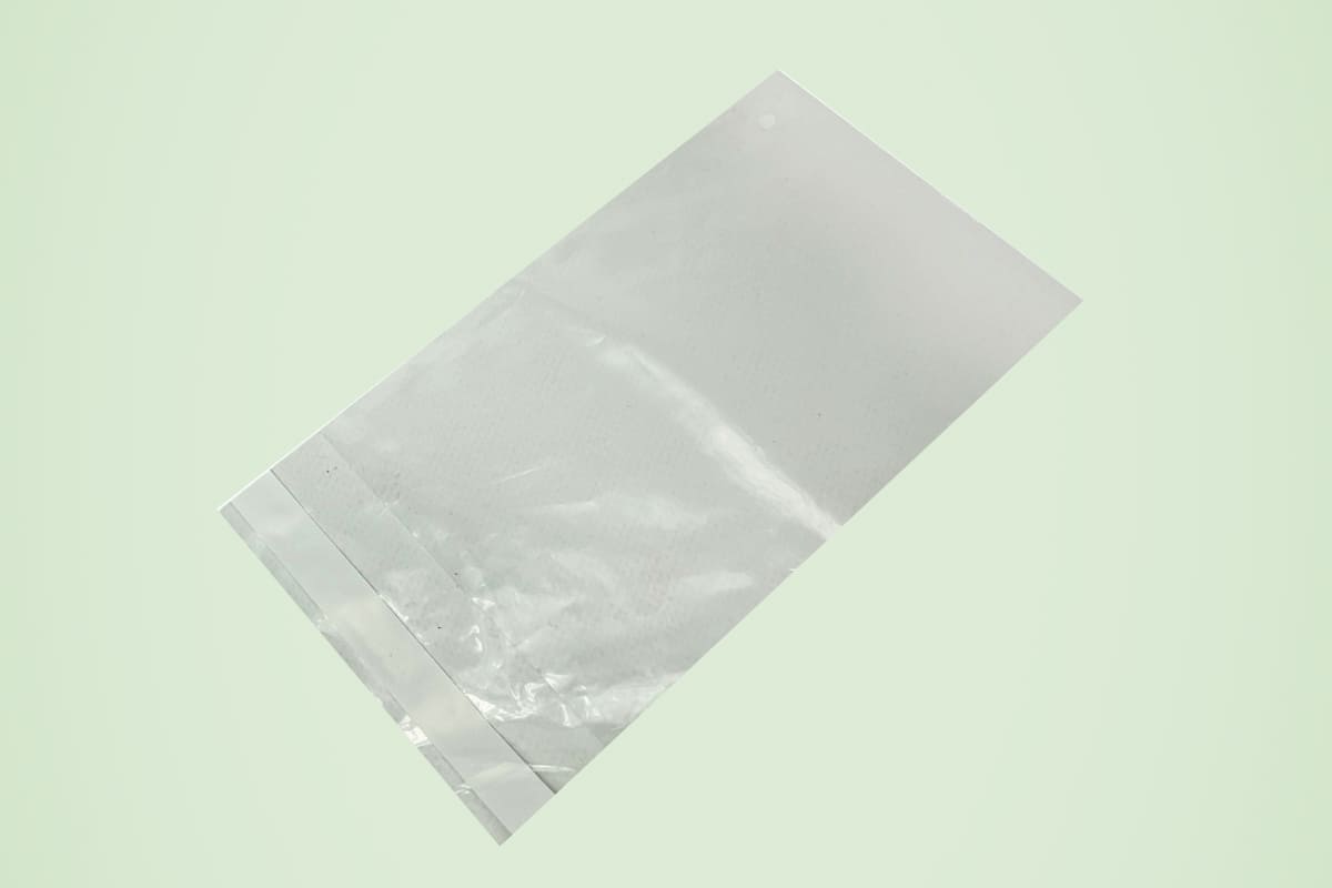 Ongrijpbaar attribuut cel Plastic zakjes met plakstrip | Profipack Verpakkingsmaterialen